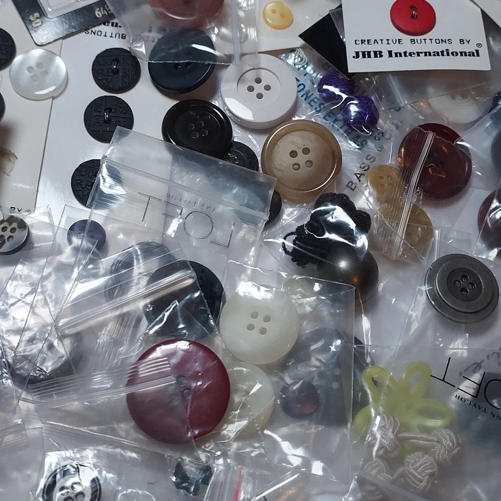 Lot of Vintage Buttons Sewing Handcrafts